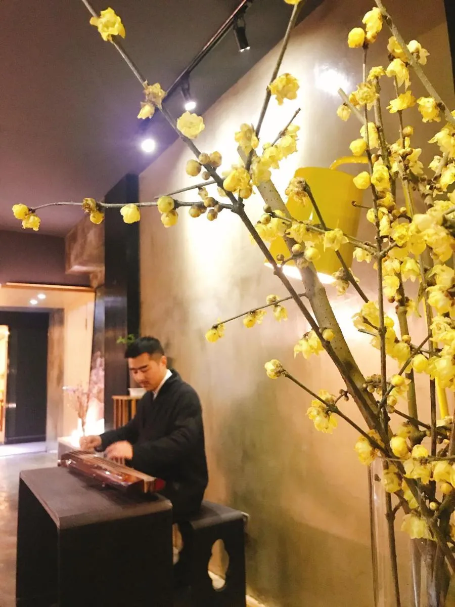 Image 3 of Boutique of Meditation with Cuisine & Night View, Exit 2 Liujiatai Station Line 9