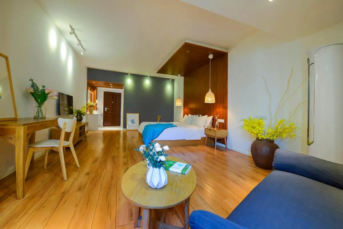 Image 1 of Boutique of Meditation with Cuisine & Night View, Exit 2 Liujiatai Station Line 9