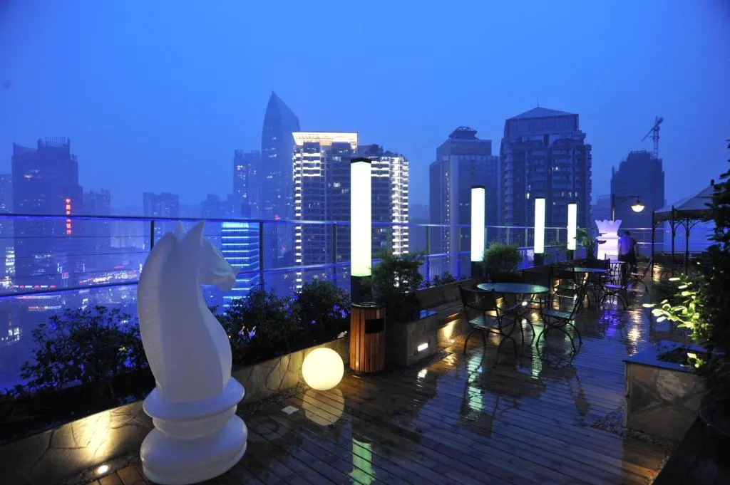 Image 1 of 重庆江北观音桥高悦酒店地铁站店