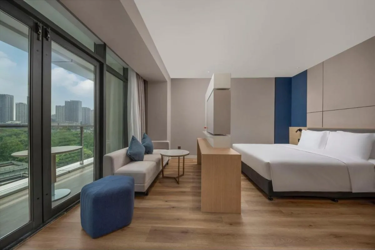 Image 6 of Holiday Inn Express Chongqing Caiyun Lake, an IHG Hotel