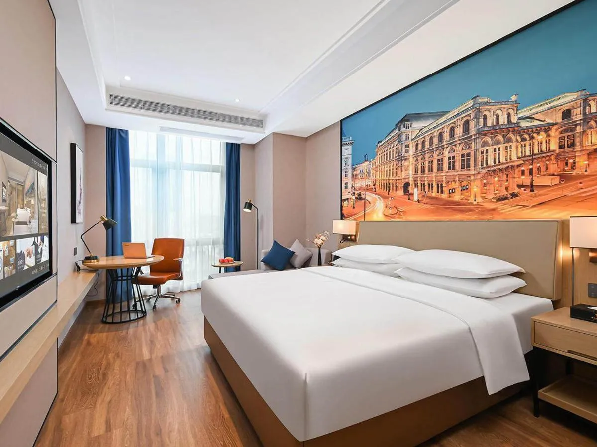 Image 1 of Vienna International Hotel Chongqing Central Park 5 0