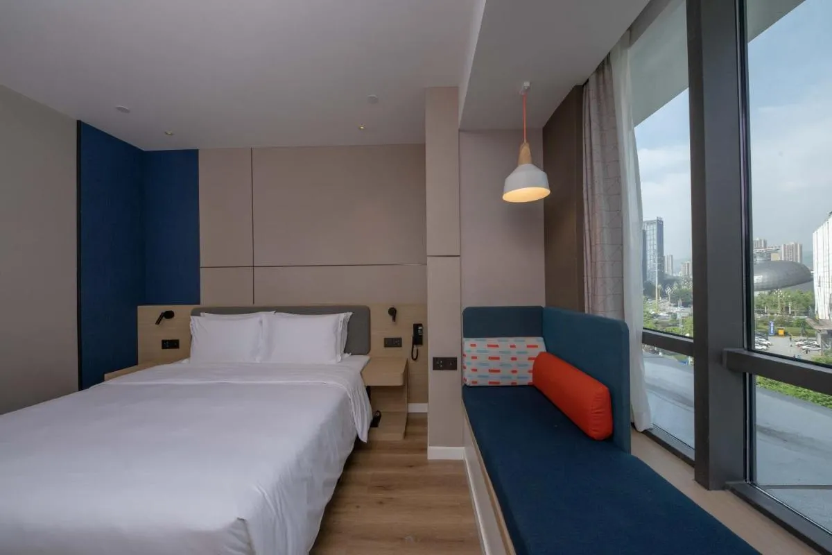 Image 1 of Holiday Inn Express Chongqing Caiyun Lake by IHG