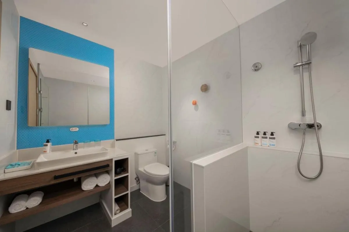 Image 2 of Holiday Inn Express Chongqing Caiyun Lake by IHG