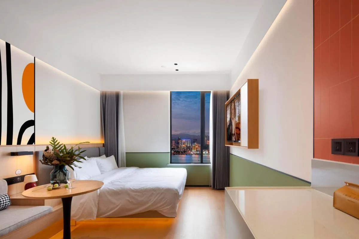 Image 1 of Mcsrh Hotel-Chongqing Jiefangbei Shibati