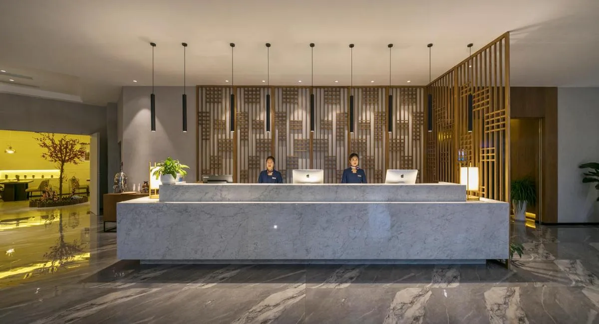 Image 1 of Mehood Lestie International Hotel Chongqing Yuzhong Lianglukou Metro Branch – Free breakfast & Free afternoon tea & Free midnight snack