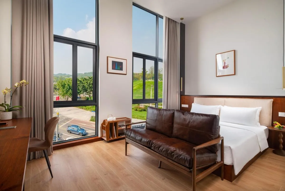 Image 1 of Wuyu Hotel, Smart Park & Happy Valley Jinshansi Metro