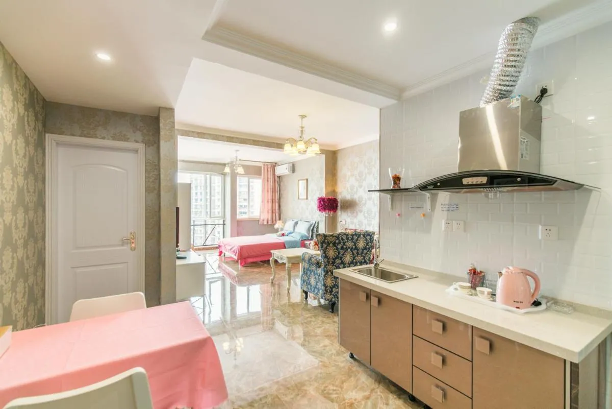 Image 2 of Xiao Yu Residential Apartment Near Jiefangbei and Hongya Cave