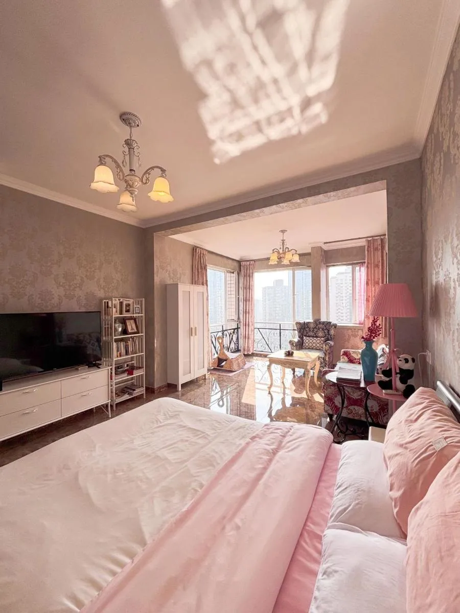 Image 3 of Xiao Yu Residential Apartment Near Jiefangbei and Hongya Cave